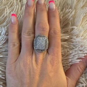 Premier Elegant Silver-Tone Statement Ring 💍
